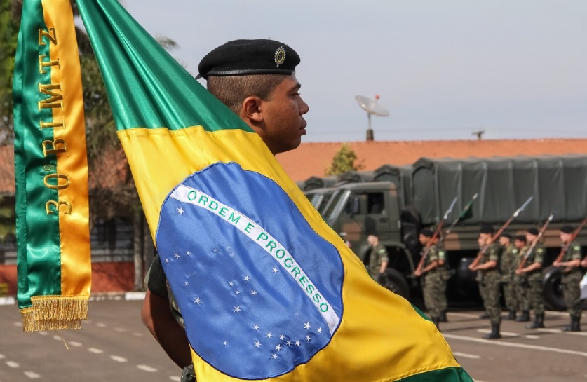 Carreira militar feminina: idades e carreiras – Curso Maciel